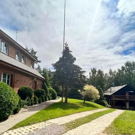 Lesny Zakatek Bed & Breakfast 3*